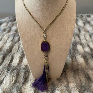 Lariat necklace with chunky details, tassel
